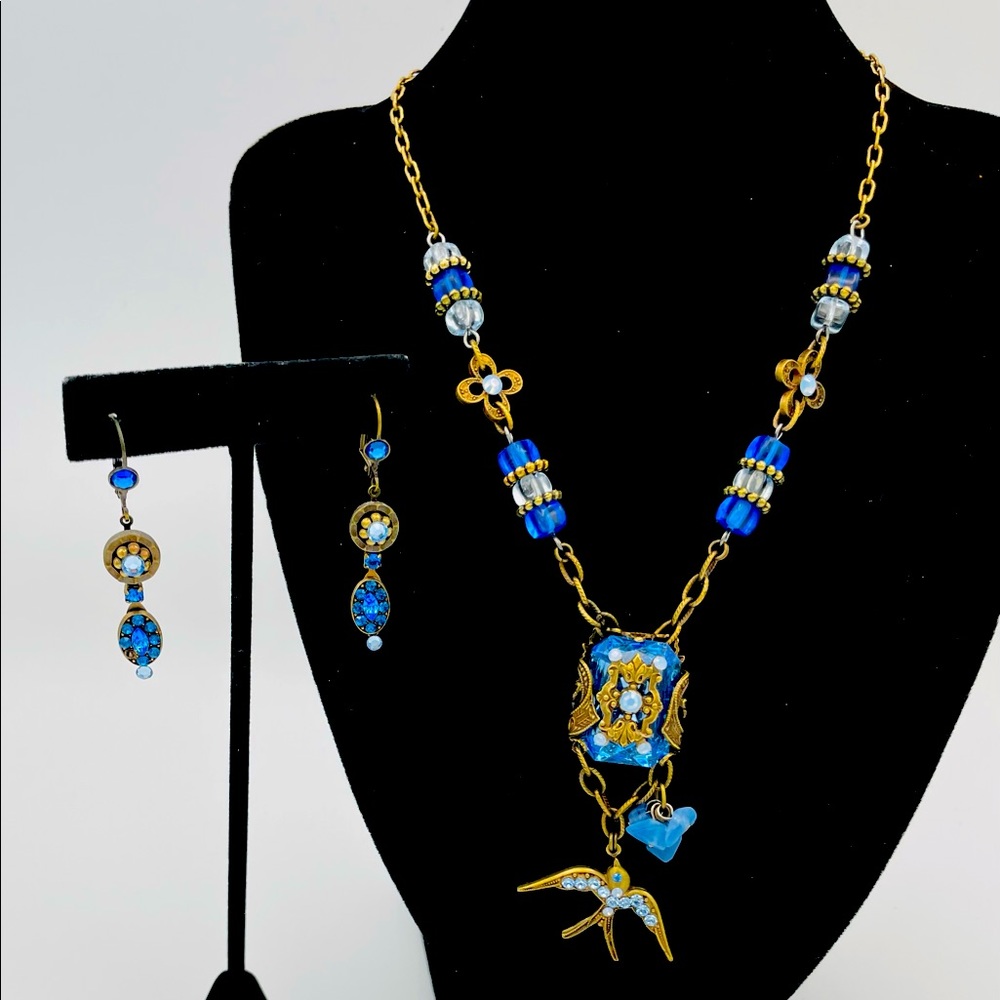 Belladonna jewelry 2pc set. Made in Canada.